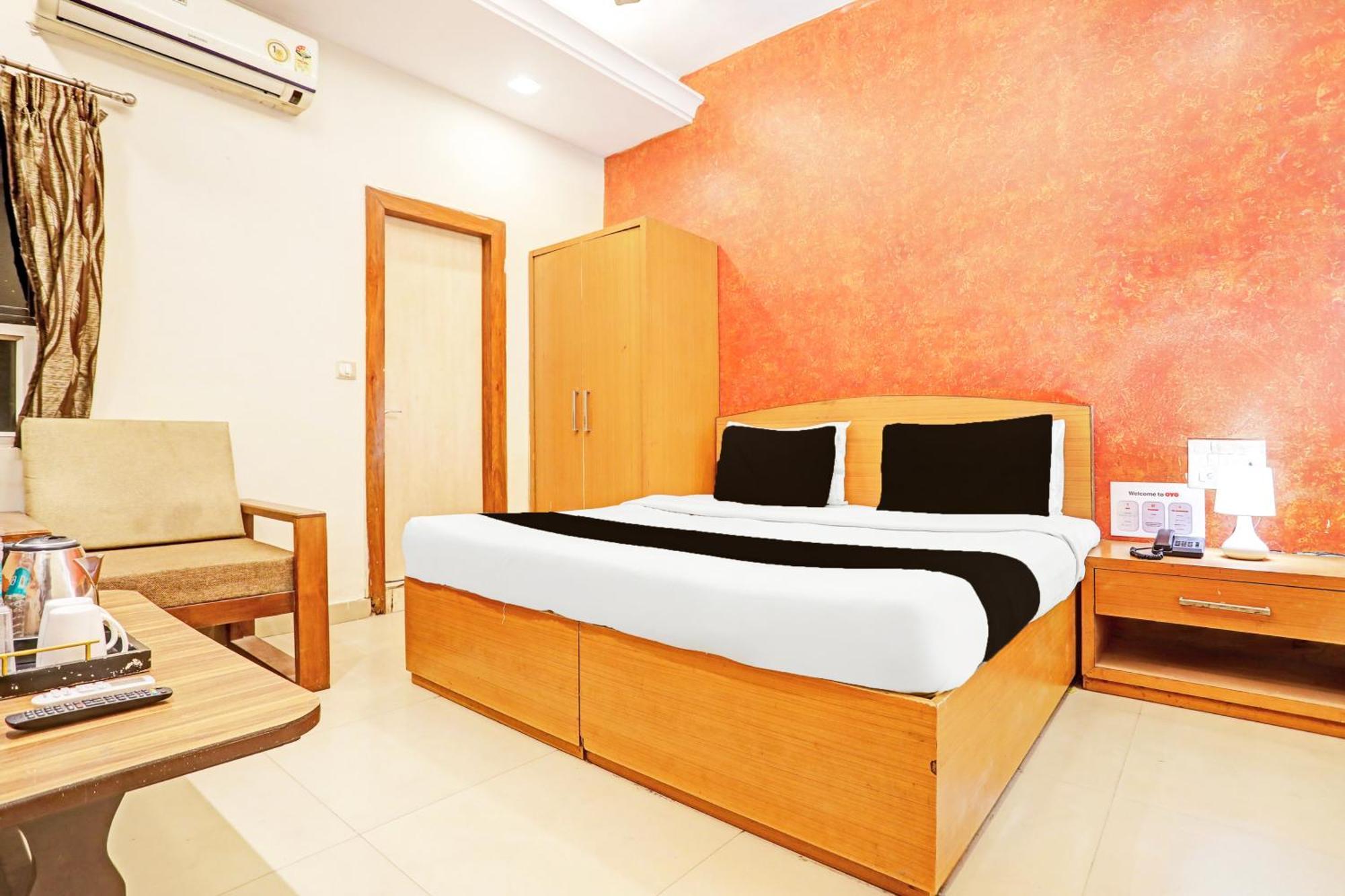 Super Hotel O Jaistambh Chowk Formerly Guru Kirpa Rāipur Eksteriør billede